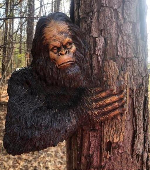 Creative Bigfoot 3D Resin Tree Decoration for Home and Garden